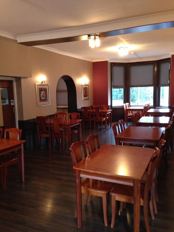 אילפורד Rossmore Hotel מראה חיצוני תמונה
