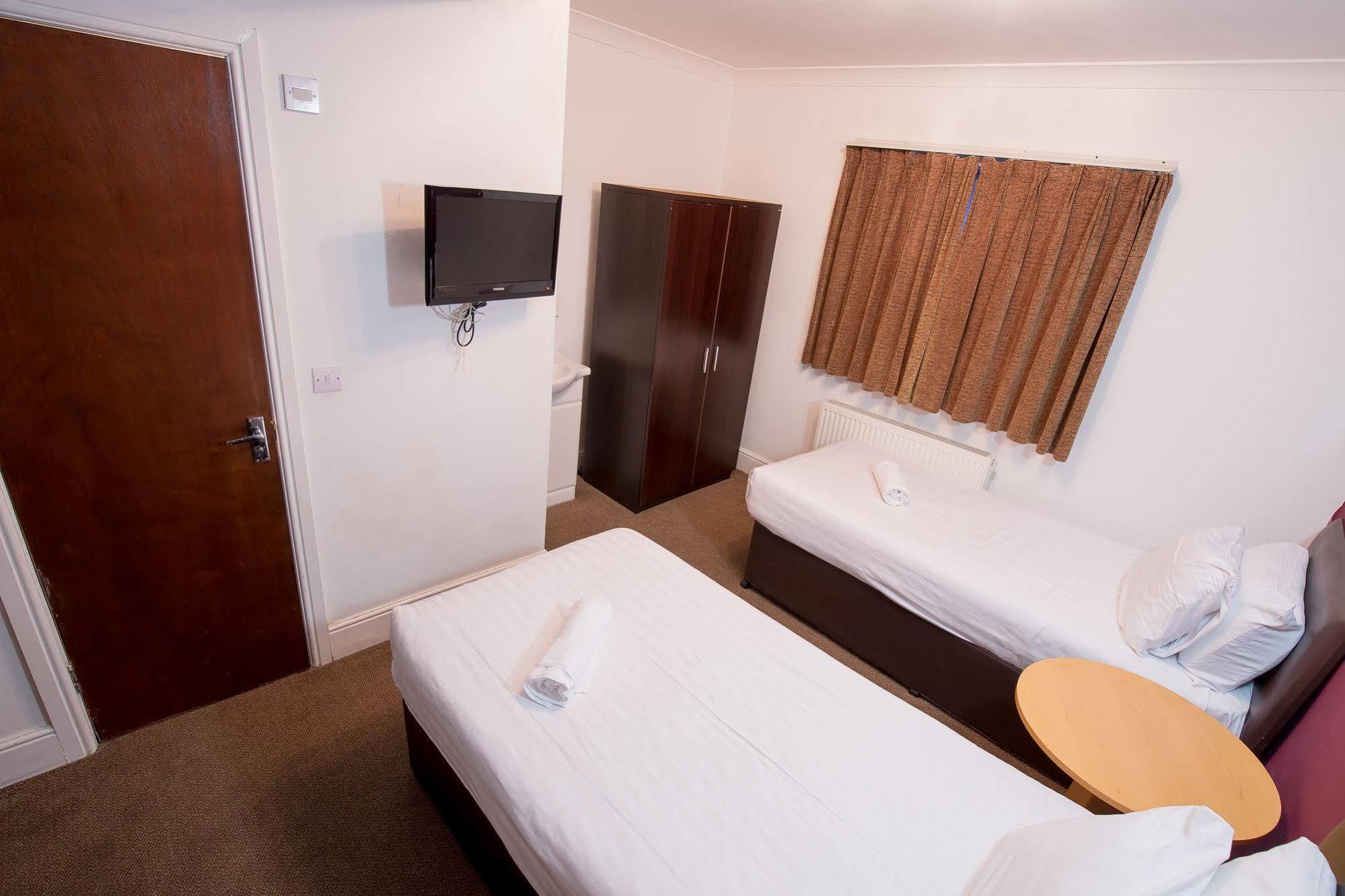 אילפורד Rossmore Hotel מראה חיצוני תמונה
