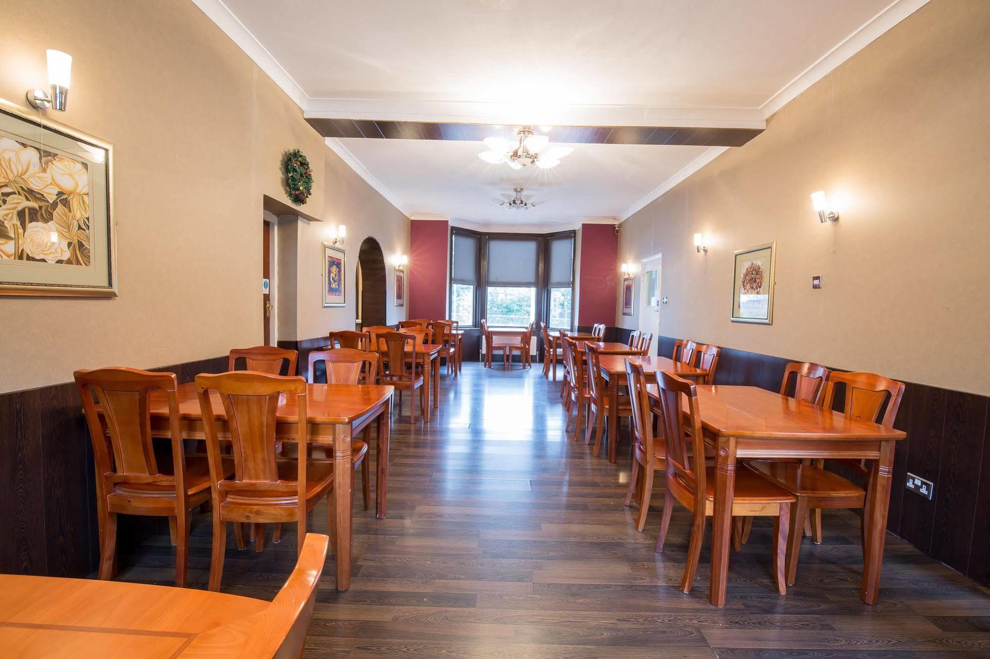 אילפורד Rossmore Hotel מראה חיצוני תמונה